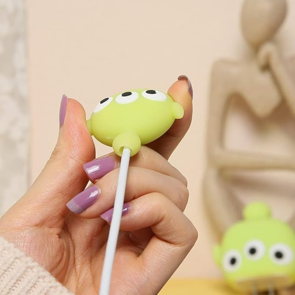 3-Eye Alien – iPhone Charger Cover (With Wire Protector)