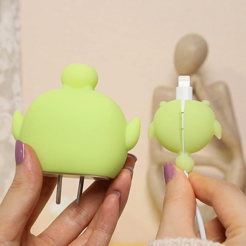 3-Eye Alien – iPhone Charger Cover (With Wire Protector)